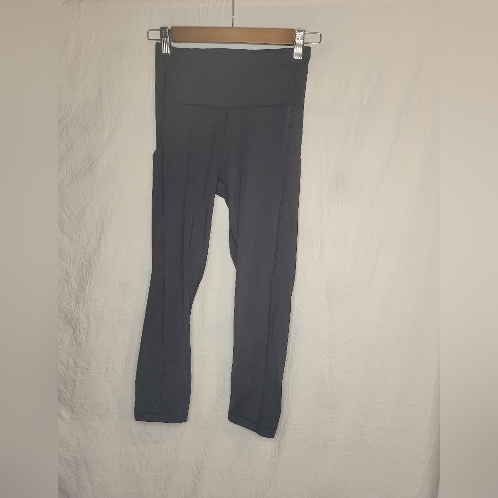 Athleta Ultimate Stash Pocket Capri Legging Size XS